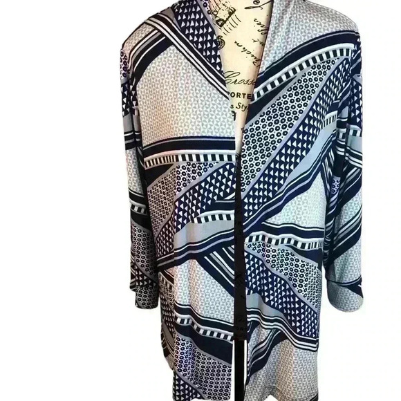 Chicos Travelers Women’s size 2 (Large) Blue and Gray Jacket Top Geometric Print - Picture 1 of 5